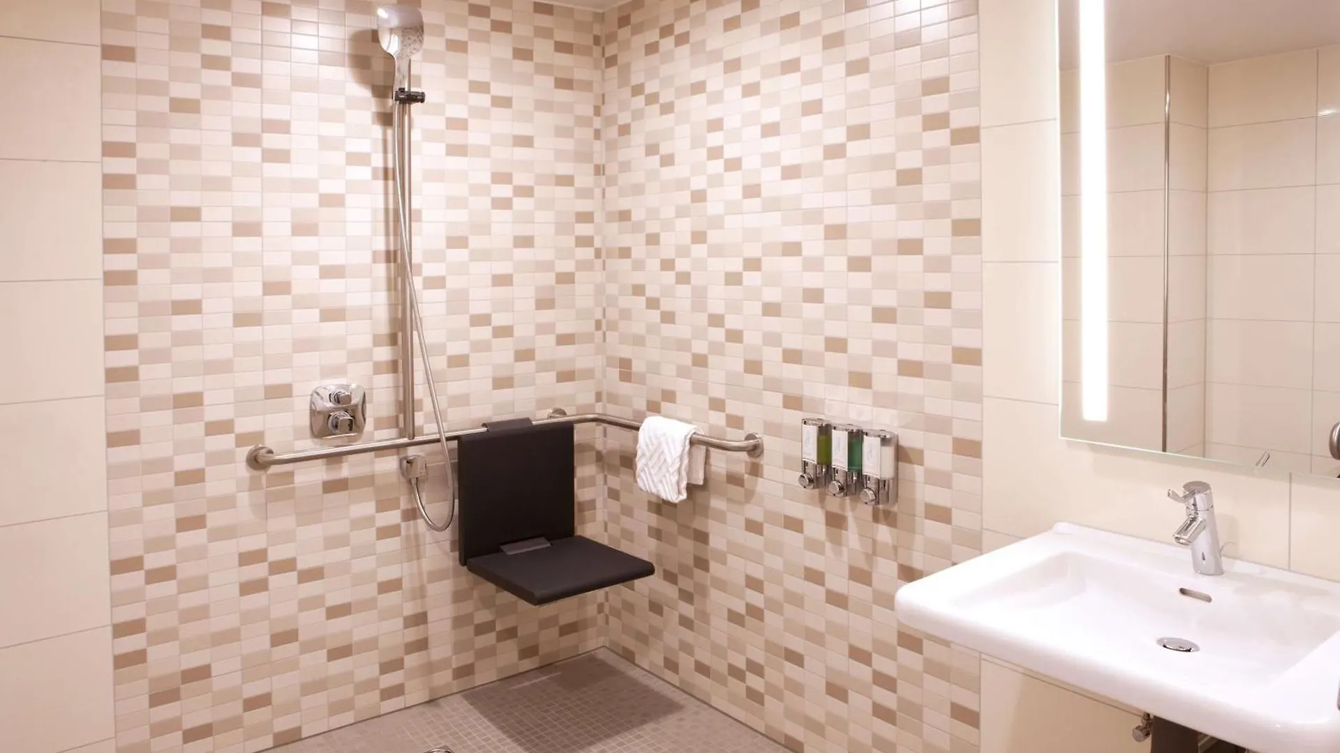 Hampton By Hilton Munich City Center East 3*,  Germany