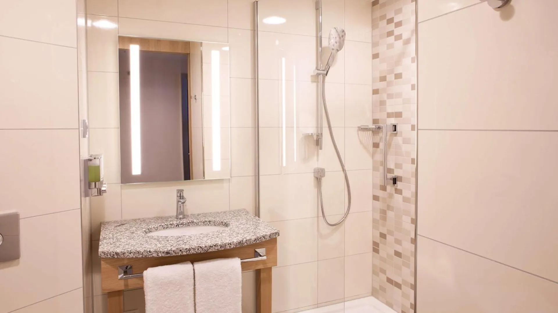 Hampton By Hilton Munich City Center East Hotel